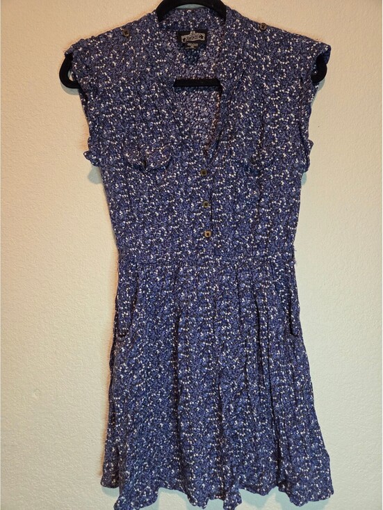 Angie Dresses & Skirts - Angie Medium Blue Floral Rayon Dress